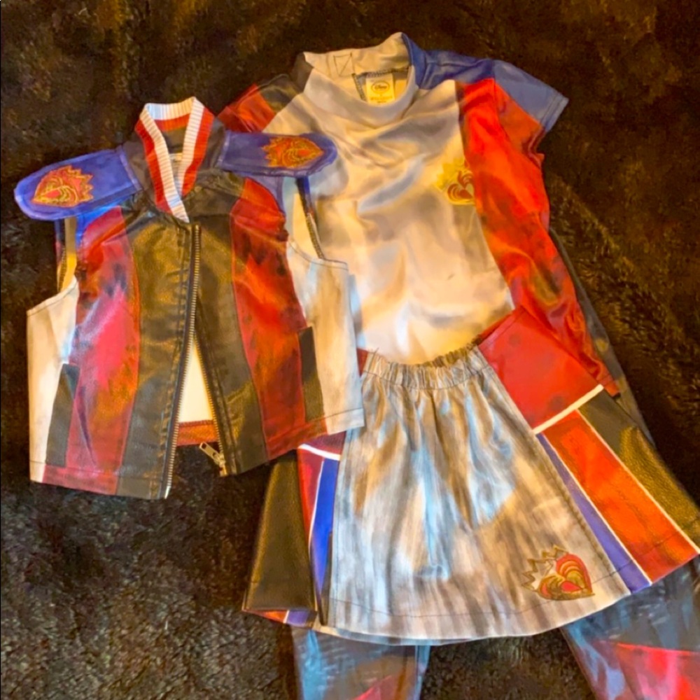 Girls Disney Descendants Costume!